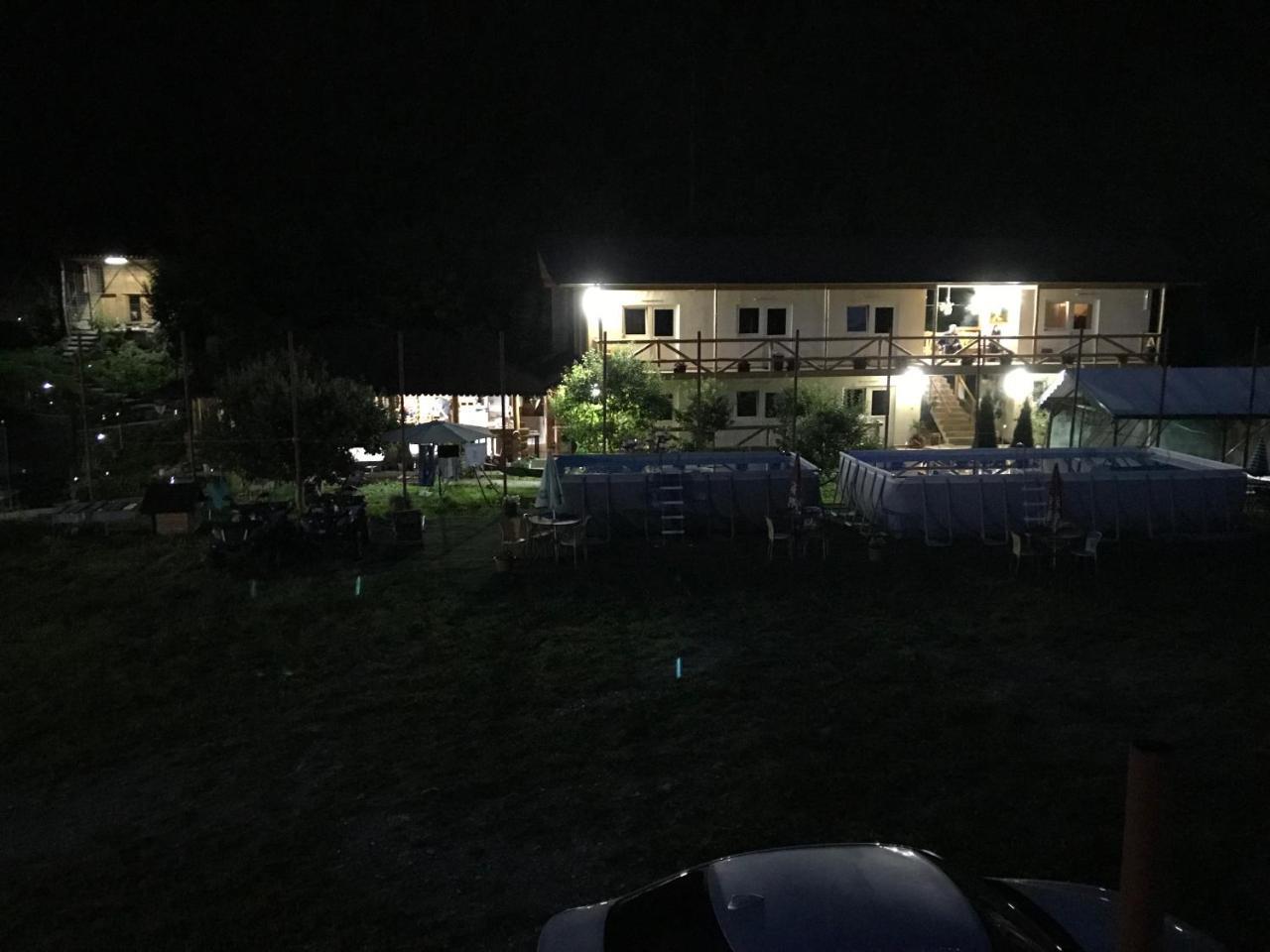 Pensiunea Serbeca Brosteni Kültér fotó